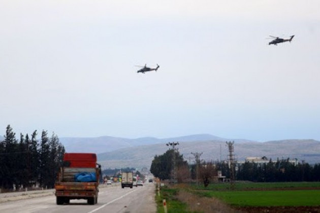 Tạp chí Kommersant của Nga vừa cho biết, không quân Thổ Nhĩ Kỳ đã triển khai ít nhất 6 tiêm kích F-16 Fighting Falcon và 8 trực thăng tấn công T-129 ATAK tới Azerbaijan, điều này đã làm tăng đáng kể khả năng chiến đấu của Baku.