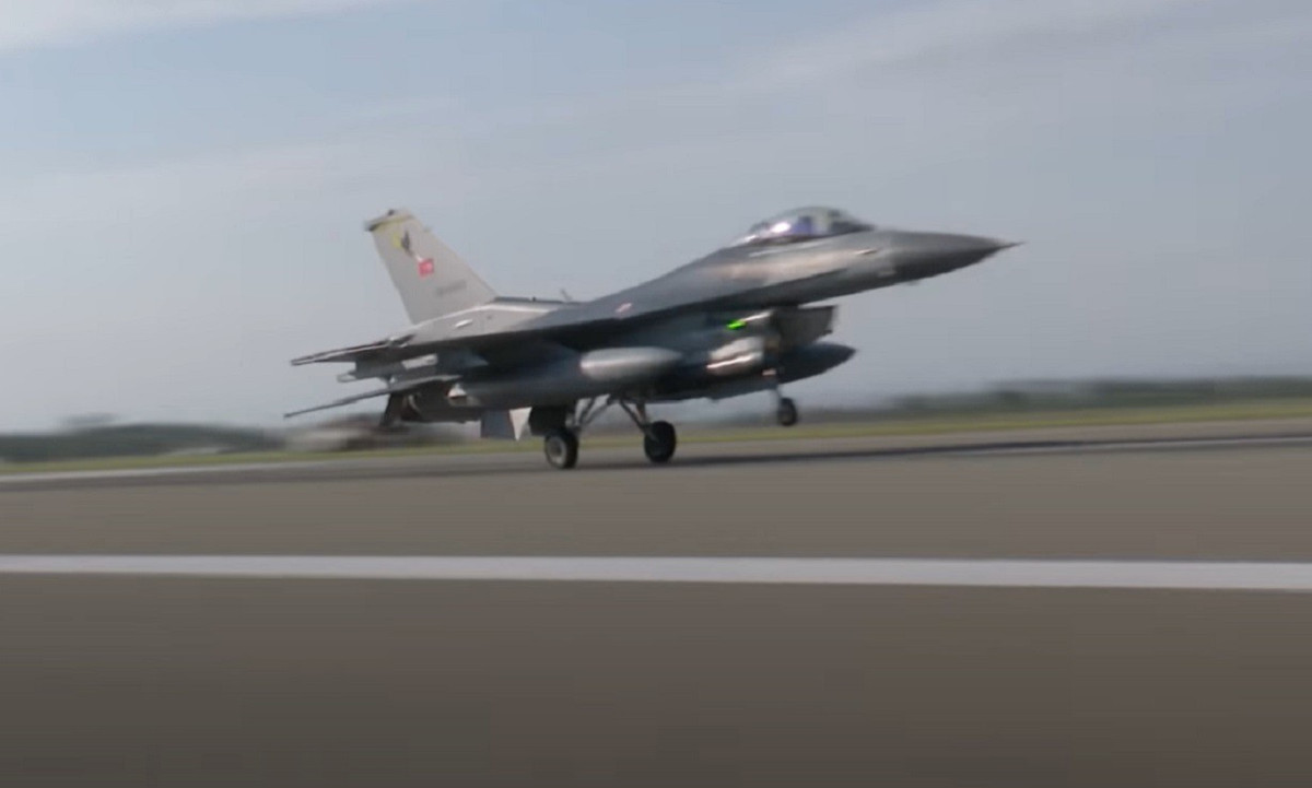 Một chuyên gia quân sự Nga trên trang Avia-pro lưu ý rằng: “Cuộc chiến nhằm chế áp hệ thống phòng không Armenia có thể đang diễn ra ngay bây giờ”.