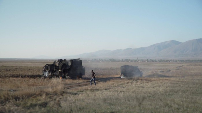 Hãng thông tấn Nga Avia-pro vừa đăng tải bức ảnh cho thấy một trong những xe mang phóng tự hành của tổ hợp R-17 Elbrus bị tiêu diệt khi đang chuẩn bị tấn công vào lãnh thổ Azerbaijan.