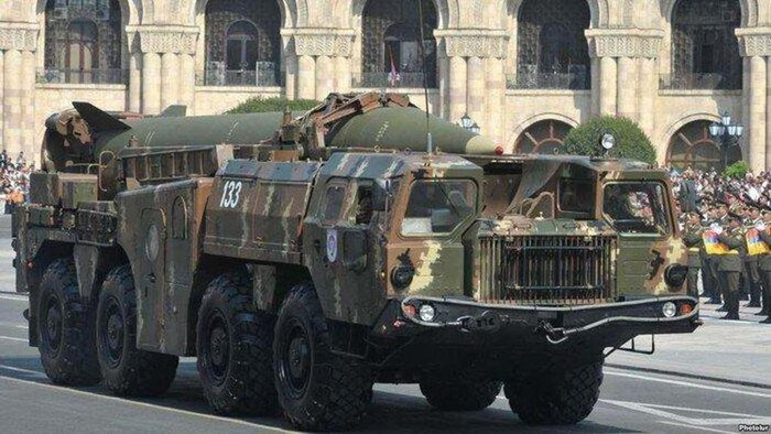 Với bản chất của thiệt hại, cuộc tấn công nhiều khả năng được gây ra bởi một máy bay không người lái cảm tử IAI Harop, trong khi bản thân tổ hợp R-17 Elbrus không ở trong vị trí chiến đấu, có thể nó đang được triển khai.