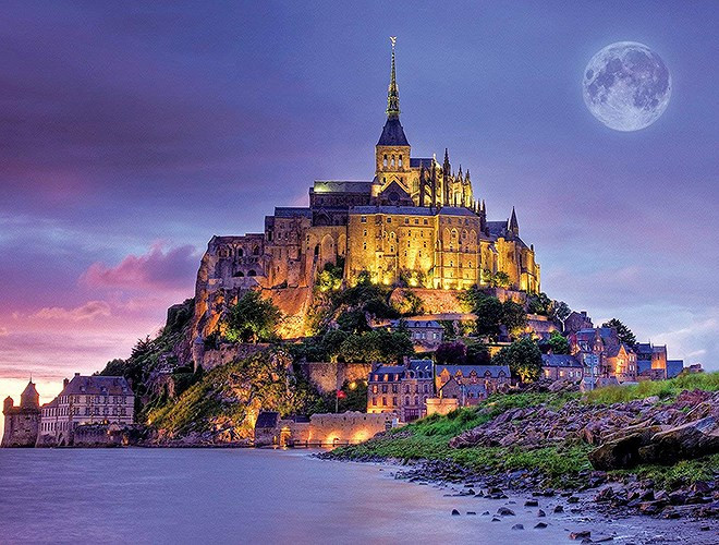Mont Saint-Michel: Là một thị trấn nằm trên một hòn đảo ngoài khơi bờ biển phía tây bắc của nước Pháp.