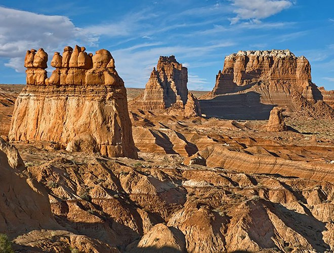 Năm 2013, Glenn Taylor dẫn theo một nhóm hướng đạo sinh tham quan khu vực này. Vì cho rằng những tảng đá có thể gây nguy hiểm nếu có ai đó đẩy chúng xuống lúc bọn trẻ đi ngang qua, Taylor quyết định tự xô ngã công trình triệu năm của tạo hóa chỉ với vài cú đẩy.