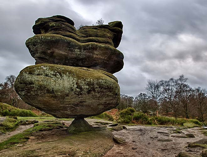 "Hòn đá thần tượng" (Idol Rocks) 320 triệu năm tuổi, Brimham Moor.
