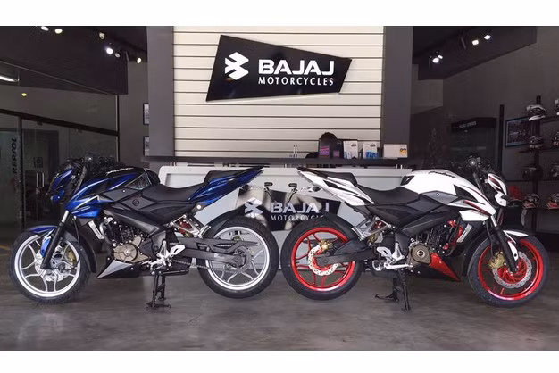 Hãng Bajaj Auto vừa chính thức giới thiệu tới người dùng phiên bản giới hạn của chiếc môtô Bajaj Pulsar 200NS tại thị trường Campuchia với giá bán đi kèm từ 2.700 USD, tương đương 61,47 triệu đồng.