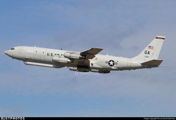 “Theo ghi nhận, tới 22h tối hôm đó, chiếc máy bay đã di chuyển đến vị trí cách khoảng 109,77 km tính từ địa điểm bắt đầu của lãnh hải ngoài khơi bờ biển Quảng Đông", trang Sohu cho biết.