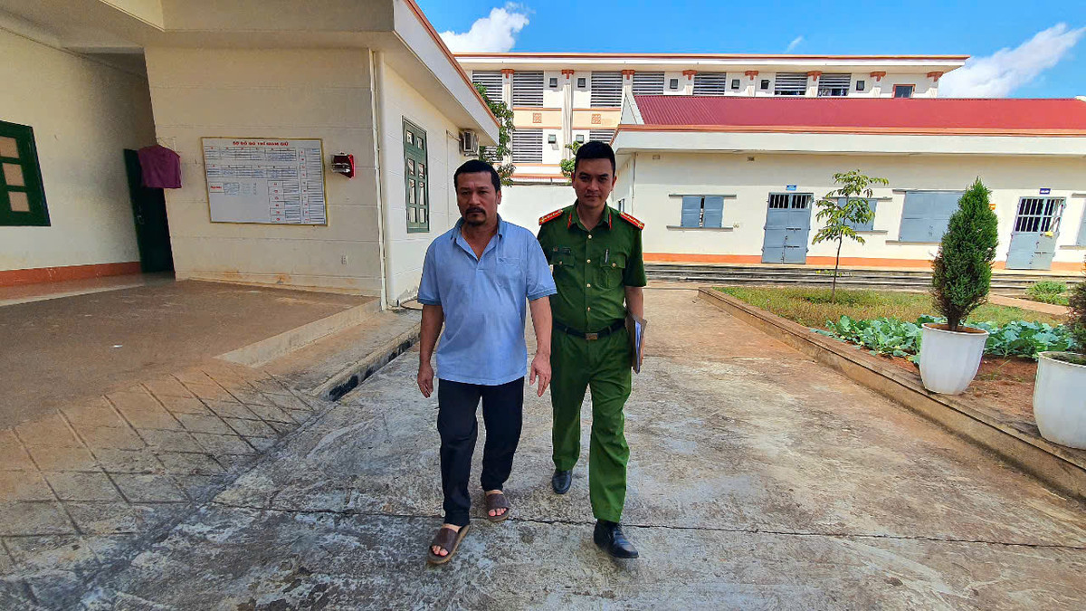 Bat chu quan Karaoke cho khach thue phong su dung ma tuy