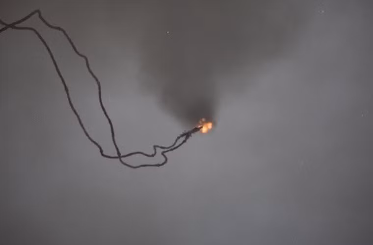 Phương pháp phá mìn chủ chốt là kích nổ các loại mìn bằng sóng xung kích của các vụ nổ liên tiếp của lượng nổ thường và lượng nổ nhiệt áp, tác động lên các bộ phận kích nổ của mìn. Trước đây, lượng nổ thông thường không phá được các loại mìn hai lần nén nổ (mìn ТМ-62 bộ phận kích nổ МVD-62 hoặc Mk7 với bộ phận kích nổ № 5 Mk4), mìn nén nổ chống bộ binh. Sóng xung kích cũng không kích nổ được các bộ phận kích nổ từ trường, địa chấn và hồng ngoại. Nguồn ảnh: Encyclopedia