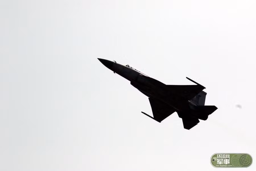 Tiêm kích JF-17 – mẫu chiến đấu cơ phản lực đầu tiên do Pakistan chế tạo trên cơ sở hợp tác với Trung Quốc. Nguồn ảnh: Hoàn Cầu