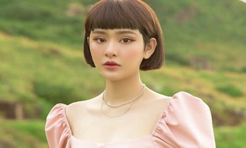 Giua on ao “than thiet”, “nuong tua” dai gia Ho Nhan, Hien Ho mat gi?-Hinh-3