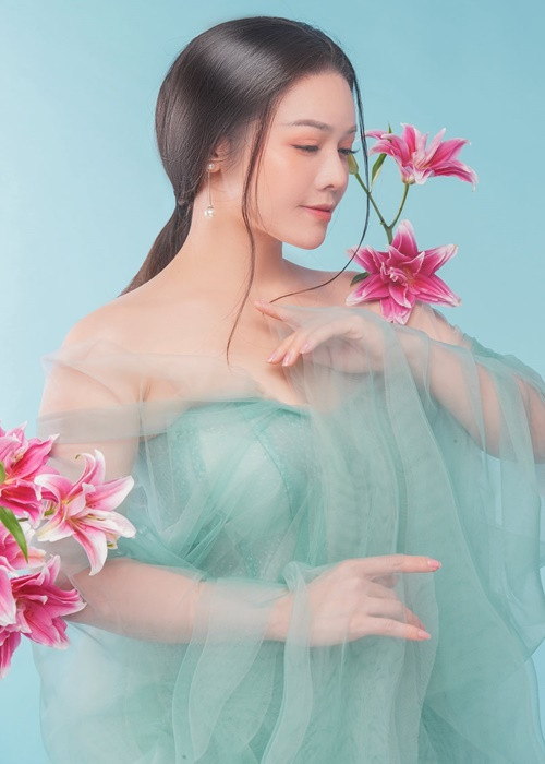 Hoạt động nghệ thuật nhiều năm, mát tay kinh doanh, Nhật Kim Anh ngày càng giàu có.