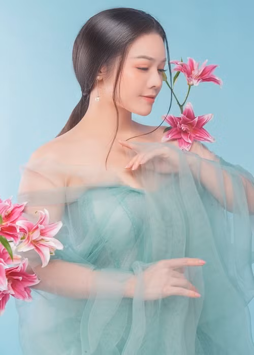 Hoạt động nghệ thuật nhiều năm, mát tay kinh doanh, Nhật Kim Anh ngày càng giàu có.