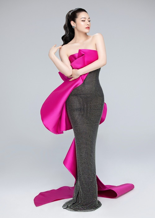 Năm 2021, trong cuộc phỏng vấn với Vietnamnet, Nhật Kim Anh tiết lộ, một số người theo đuổi, ngỏ lời muốn tiến thêm bước nữa nhưng nữ diễn viên chưa nghĩ đến.