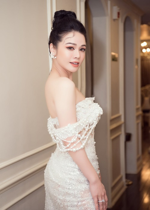 Các bài hát được yêu thích của Nhật Kim Anh có thể kể đến như: “Lâu đài cát”, “Thà người đừng hứa”, “Mưa đã tạnh”, “Tiếng vĩ cầm”.