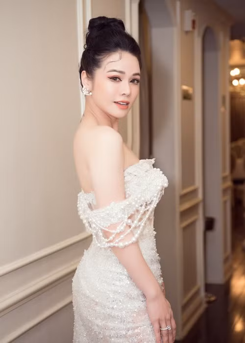 Các bài hát được yêu thích của Nhật Kim Anh có thể kể đến như: “Lâu đài cát”, “Thà người đừng hứa”, “Mưa đã tạnh”, “Tiếng vĩ cầm”.