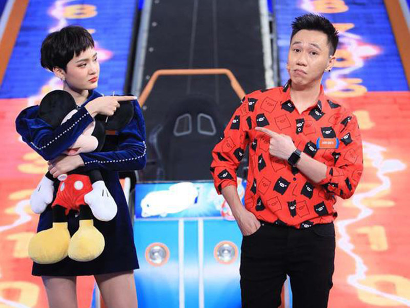 "Hiền Hồ là một cô gái dễ thương, cá tính và tài năng, chắc chắn đó là hình tượng của rất nhiều người đàn ông. Khi tiếp xúc tôi cũng cảm thấy đó là một bạn nữ quá dễ thương, nếu có một cô bạn gái như vậy thì quá tốt rồi", Anh Đức nói. Ảnh: Zing