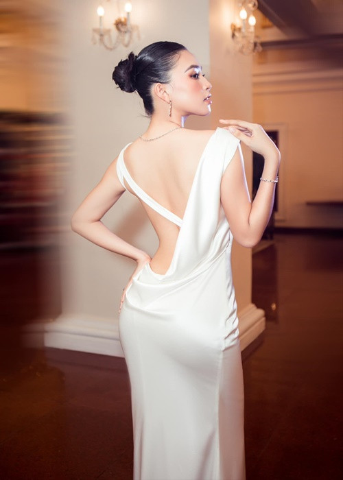 Tiểu Vy đăng quang Hoa hậu Việt Nam năm 2018. Cùng năm, cô lọt top 30 cuộc thi Hoa hậu Thế giới.