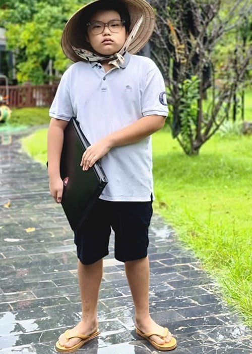 7 năm sau “Bố ơi! Mình đi đâu thế”, Bi Béo cao lớn phổng phao và vẫn mũm mĩm. Ảnh: FB Xuân Bắc