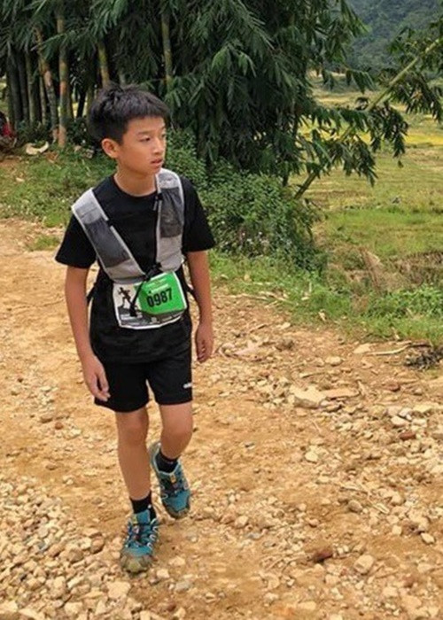 Bé Tốt Ti rất hiếm ít xuất hiện sau khi rời “Bố ơi! Mình đi đâu thế?”. Hình ảnh cậu nhóc năm 2019 khi tham gia một giải chạy. Ảnh: Phụ nữ Việt Nam