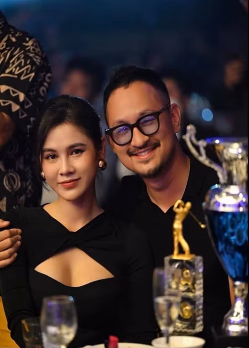 Bình thường, Thu Hoài sẽ vào bếp còn ông xã phụ giúp dọn dẹp, sơ chế, làm việc nhà.