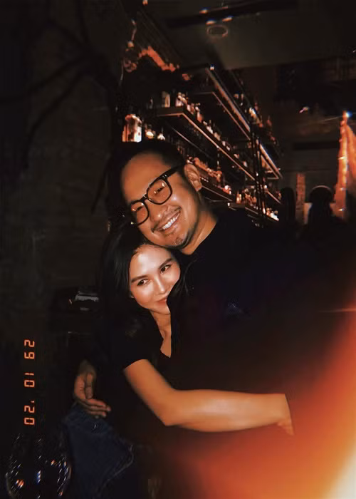 Khi không đi quay phim, nữ MC sẽ làm phần ăn trưa gửi tới công ty chồng hoặc làm ít bánh ngọt, sữa hạt để hai vợ chồng cùng nhâm nhi khi trò chuyện buổi tối.