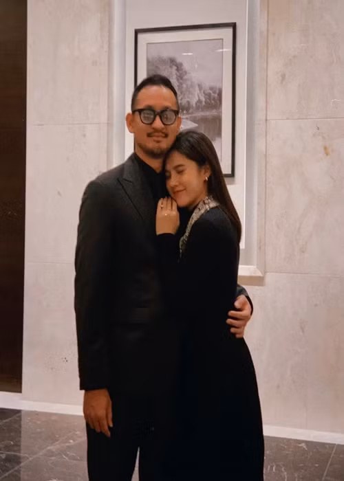 Sau khi kết hôn, doanh nhân Hoàng Nam đồng hành với Thu Hoài nhiều hơn trong công việc.