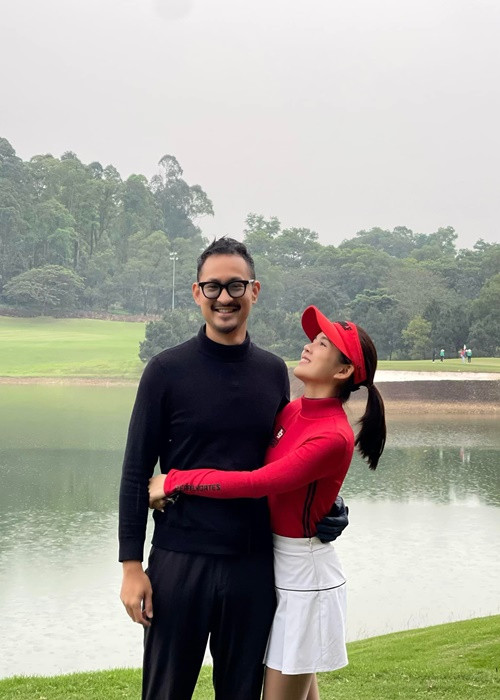 Doanh nhân Hoàng Nam cho biết, anh cảm thấy may mắn khi có vợ biết chơi golf.
