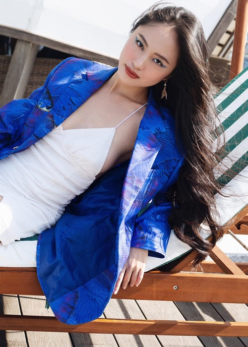 Thanh Vy từng đóng vai quần chúng trong một số phim, vai phụ trong các phim điện ảnh "Scandal: Bí mật thảm đỏ", "Hot boy nổi loạn và câu chuyện về thằng Cười, cô gái điếm và con vịt", "11 niềm hy vọng". Ảnh: FBNV