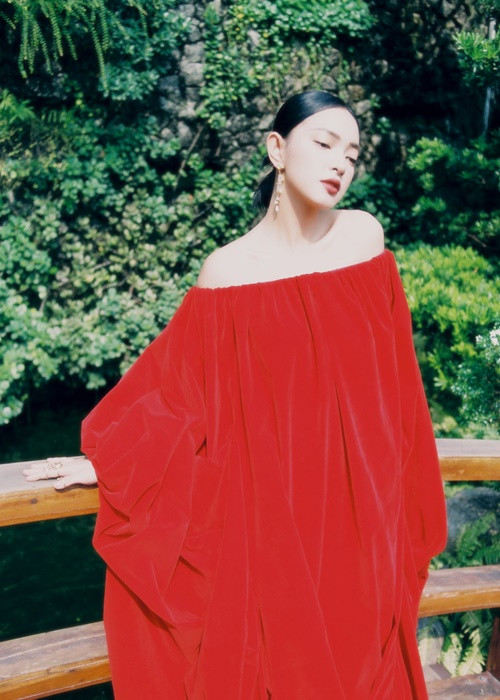 …Anh ấy làm tôi vui vẻ nên tôi chấp nhận những giây phút anh cọc tính, chửi mình. Tôi sợ và lúc nào cũng tìm một lý do để chấp nhận chuyện đó. Ai cũng biết mình không lựa chọn bị bạn trai bạo hành nhưng khi đang ở trong mối quan hệ, mình không nhìn ra được. Người yêu đánh mình thì mình chấp nhận vì thấy anh ấy được xả stress”.