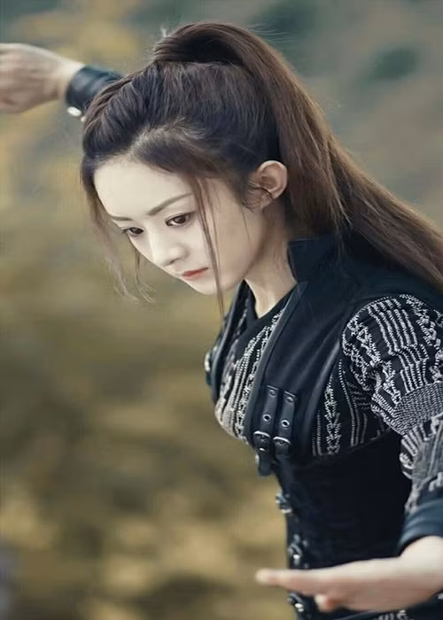 Sau thành công của “Sở Kiều truyện”, đoàn phim từng 5 lần đến gặp Triệu Lệ Dĩnh mời đóng phần 2 nhưng cô từ chối vì có kế hoạch phát triển sự nghiệp riêng. Ảnh: Lao động