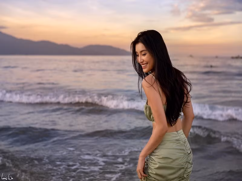 Như Quỳnh từng chia sẻ cô có lúc rơi vào trầm cảm vì chưa có vị trí vững chắc ngoài danh xưng cháu gái Lam Trường. Gặp nhiều áp lực nhưng cô chưa từng dám nhờ đến sự giúp đỡ của Lam Trường.