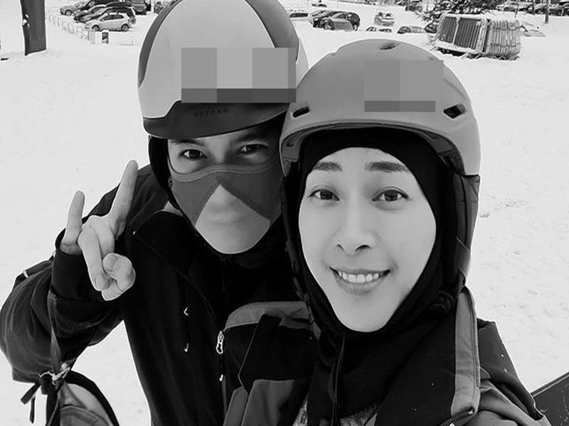 Thoải mái tung ảnh, nói lời yêu đương như ngôn tình song cặp đôi không trải lòng về mối quan hệ trên truyền thông.