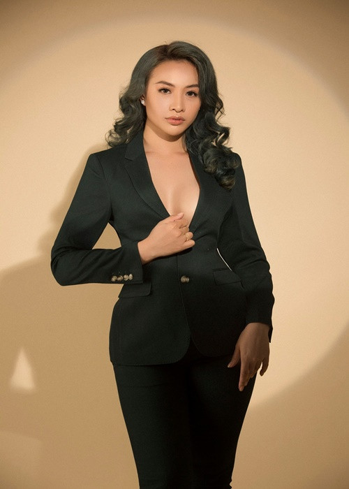 Thời điểm thi nhan sắc, Thúy An cao 1m73, có số đo 3 vòng 86-60-97. Ảnh: FBNV