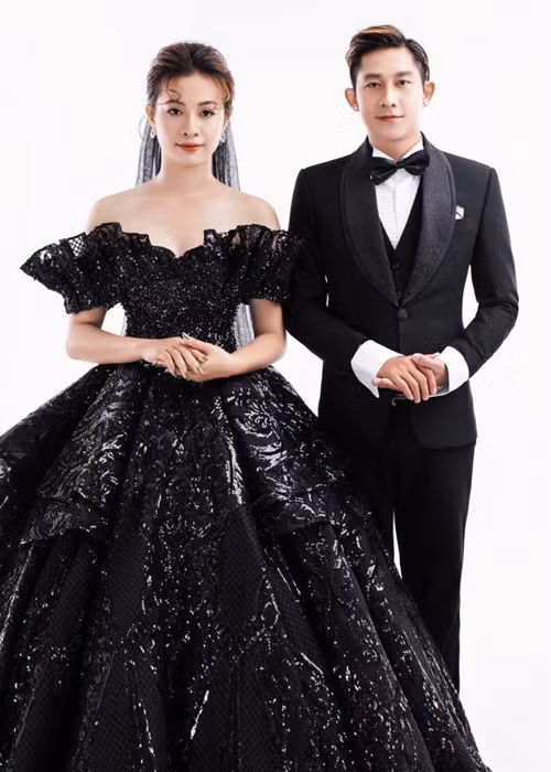 Ho Gia Hung (HKT) vua to chuc dam cuoi, vo xinh dep co nao?