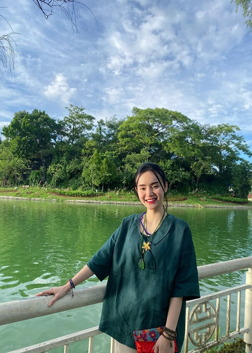 Năm 2020, Angela Phương Trinh cho biết em gái Phương Trang đã quyết định ăn chay trường sau 4 tháng trải nghiệm.