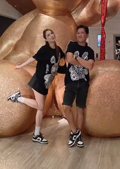 Đăng tải loạt ảnh bên Nhã Phương, Trường Giang bày tỏ: "Ngày hạnh phúc với tình yêu của tôi -Nhã Phương". Ảnh: FBNV