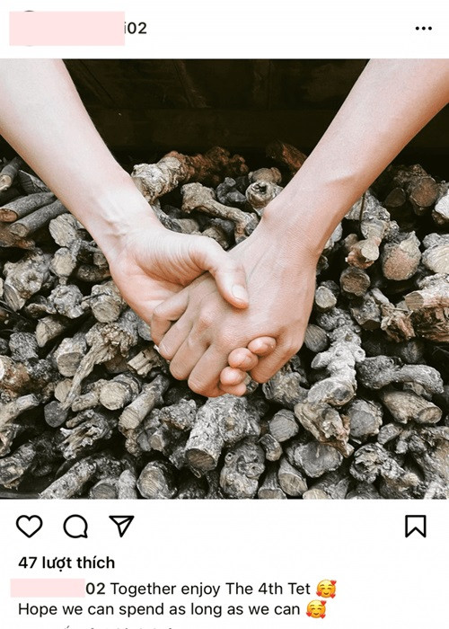 Dịp Tết Nguyên đán 2022, H’hen Niê và tình cũ vướng nghi vấn tái hợp. Một trong số những bằng chứng là Tuấn K đăng ảnh nắm tay 1 cô gái và vui vẻ thông báo đã cùng nhau đón cái Tết thứ 4. Ảnh: Instagram Tuấn K