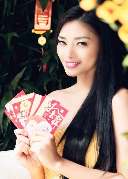 Tuy nhiên, vì Ngô Thanh Vân muốn theo đuổi nghệ thuật ở Việt Nam, cô và người yêu bàn lại tương lai. Ảnh: FBNV