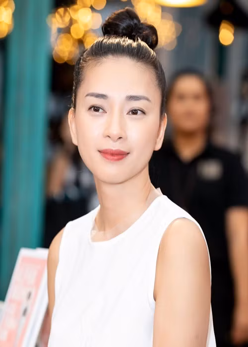 Năm 26 tuổi, Ngô Thanh Vân hẹn hò. Lần này, cô muốn lập gia đình, có con với bạn trai, sẵn sàng tạm gác sự nghiệp. Không ngờ, cuộc tình này tan vỡ sau 5 năm. Người chủ động chia tay là Ngô Thanh Vân. Ảnh: FBNV