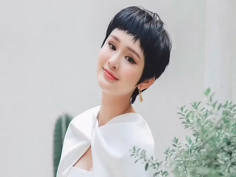 Hiền Hồ bị nhắc lại ồn ào yêu Soobin Hoàng Sơn, tin đồn bị Tóc Tiên “cạch mặt”, nghi vấn phẫu thuật thẩm mỹ quá đà. Ảnh: Lao động