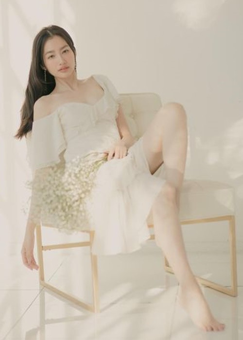 Lâu nay, top 15 Hoa hậu Quốc tế 2011 là một trong những mỹ nhân Việt sạch bóng scandal.