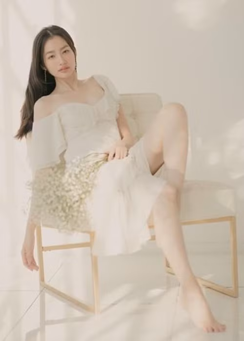 Lâu nay, top 15 Hoa hậu Quốc tế 2011 là một trong những mỹ nhân Việt sạch bóng scandal.