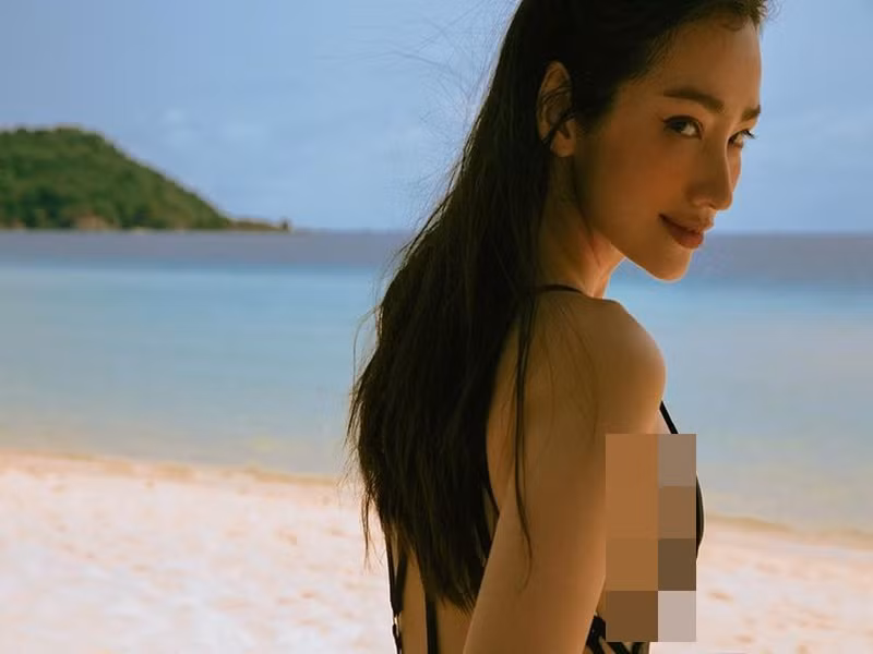 Top 15 Hoa hậu Quốc tế 2011 ngày càng gợi cảm sau khi ly hôn.