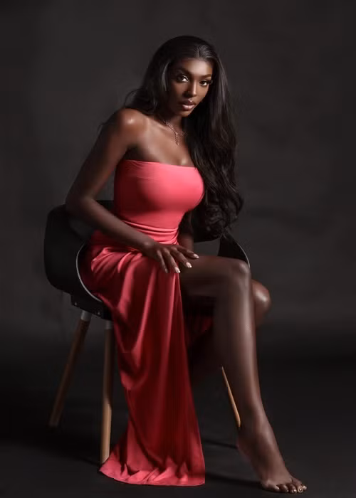 Vóc dáng của nàng á hậu đầy gợi cảm. Ảnh: FBNV