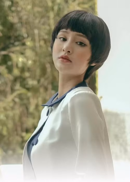 Khán giả chờ đợi Hiền Hồ đưa ra câu trả lời chính thức về mối quan hệ giữa cô và đại gia Hồ Nhân. Ảnh: Yan