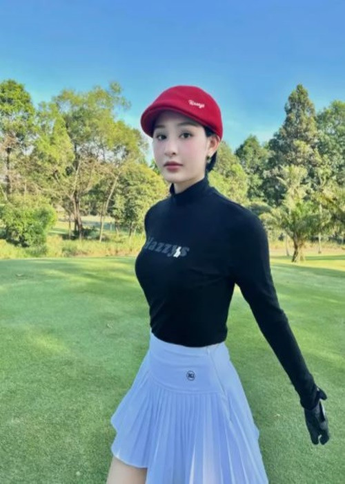 Sau chia sẻ của doanh nhân Nguyễn Thị Sơn, Hiền Hồ đối mặt với nhiều bình luận tiêu cực hơn. Ảnh: Yan