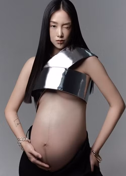 Anh bau goi cam cua Salim “Thien than ho menh” lay chong thieu gia