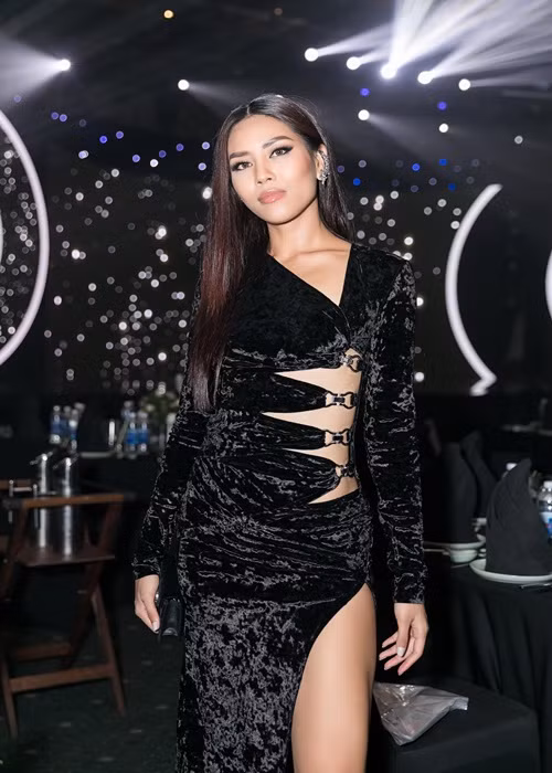 Ở Miss Universe 2017, Nguyễn Thị Loan không lọt top.