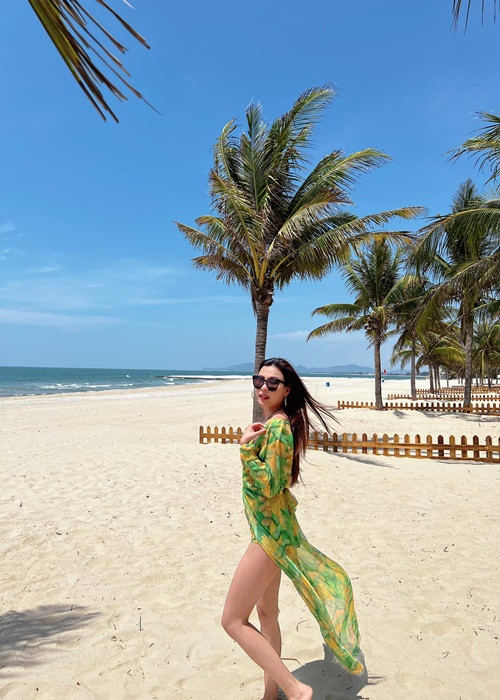 Thúy Diễm hạn chế ăn tinh bột, đồ ngọt, thức ăn nhiều dầu mỡ.