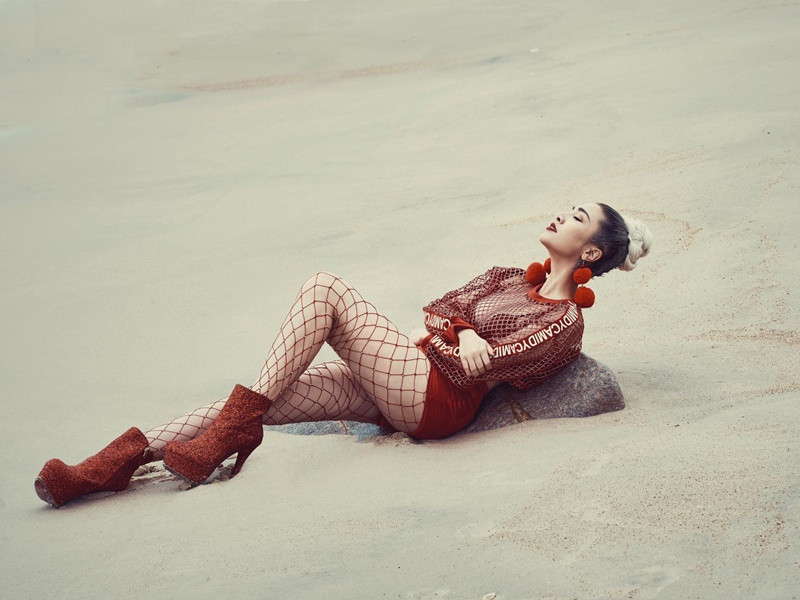 Pha Lê làm mẹ đơn thân của một bé gái sau khi ly hôn.