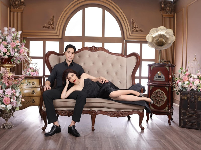 Nữ ca sĩ Pha Lê vừa thông báo hôn nhân của cô và doanh nhân Emmanuel Shin tan vỡ. Trước đó, cả hai đăng ký kết hôn năm 2020 nhưng chưa tổ chức đám cưới.